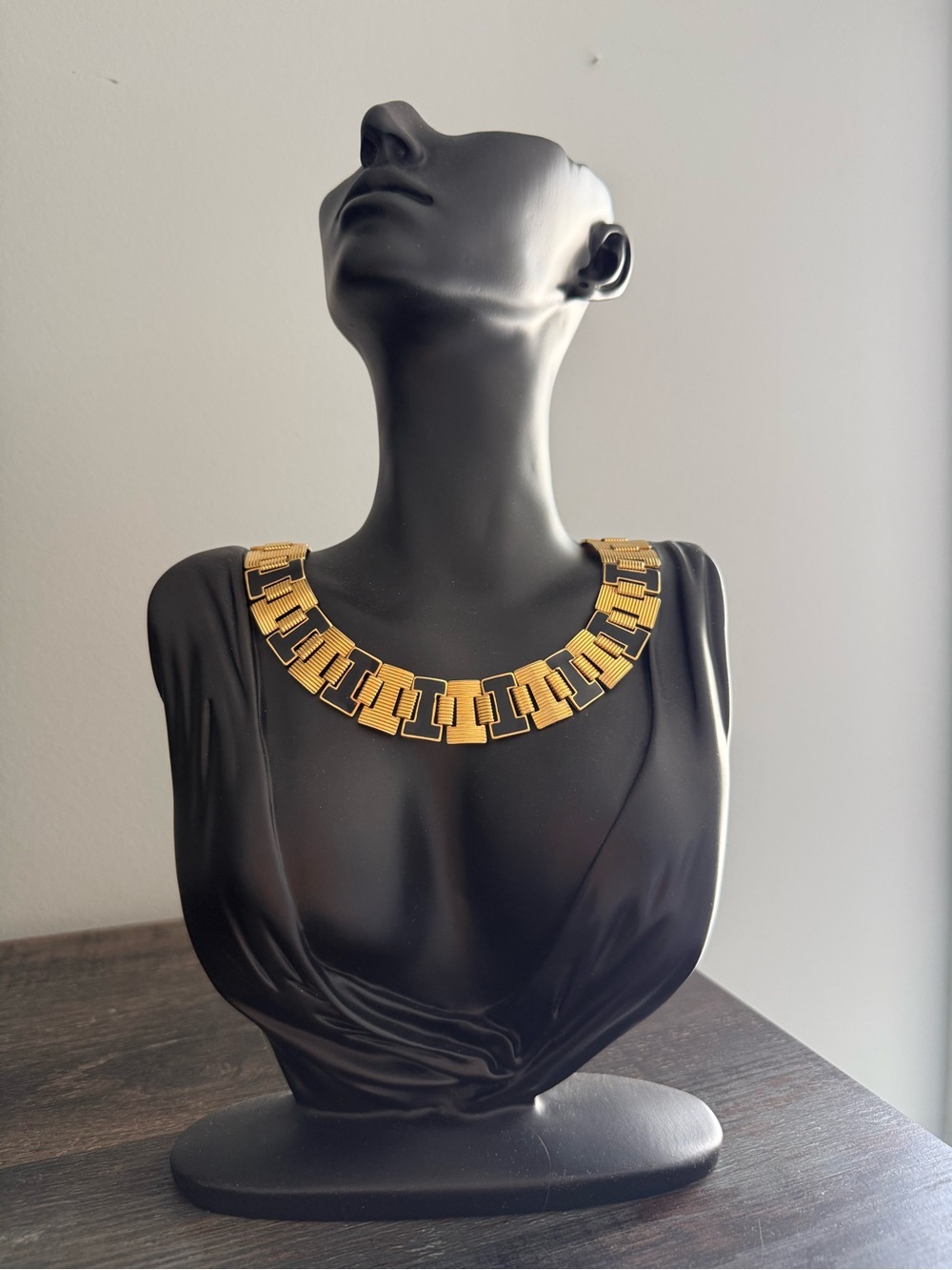 Vintage Monet Cleopatra Choker statement Black Enamel Gold Tone -18” Long EUC - Picture 6 of 7